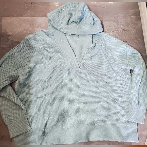 Aerie Soft Waffle Knit Oversized Hooded V Neck Pullover. Light Green. M. - Picture 1 of 11